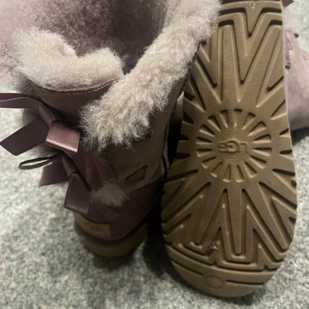 UGG Bailey Bow II Midi Shimmer Dusk shearling boots size women 9 GUC pink taupe